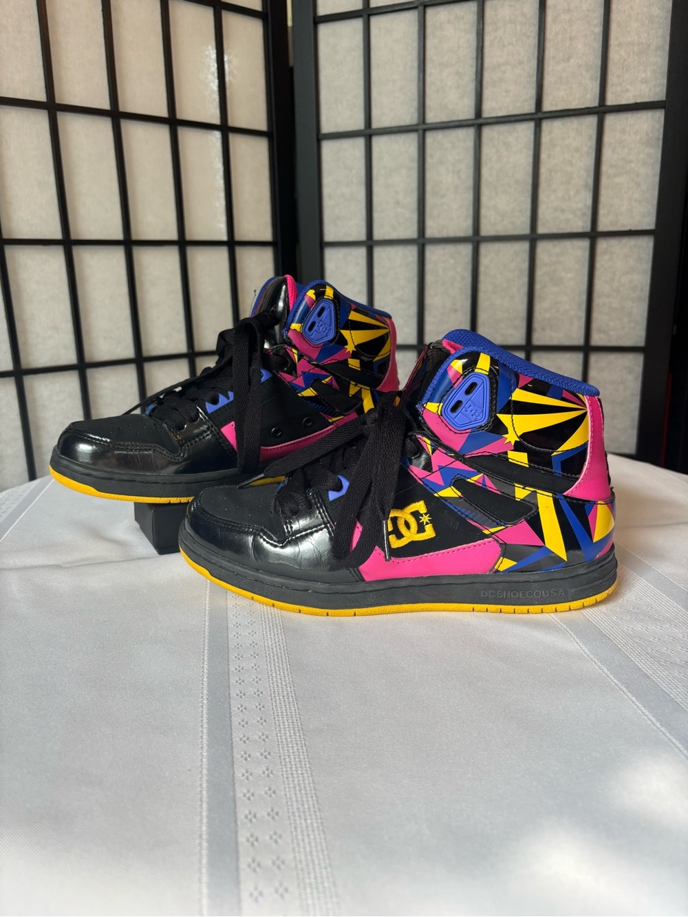 DC Rebound High-Top Sneakers in Black, Pink & Yellow - Size 7
